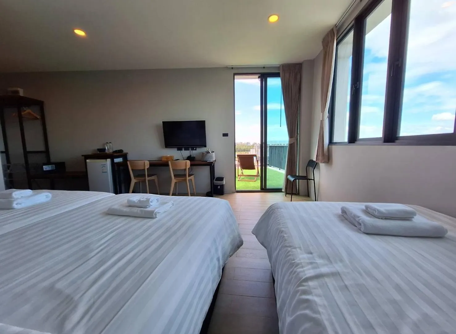 Atom Phuket Hotel -Sha Plus Nai Yang Beach 3*,  Tayland