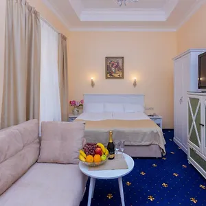 https://casa-leto.getsaintpetersburghotels.com